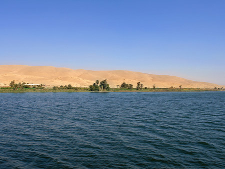 Blick über das Meer - Landesinnere